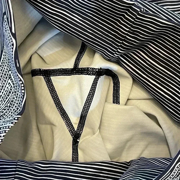 Lululemon Dottie tribe legging - Picture 6 of 9